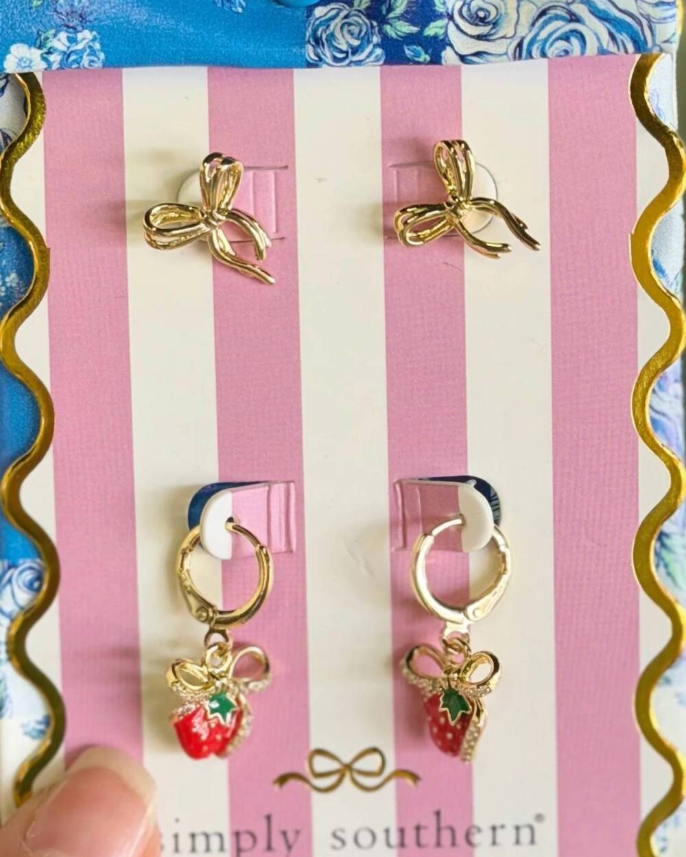 NEW SIMPLY SOUTHERN women's strawberry earring set in gold